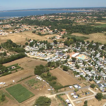 Campsite Camping De La Pointe